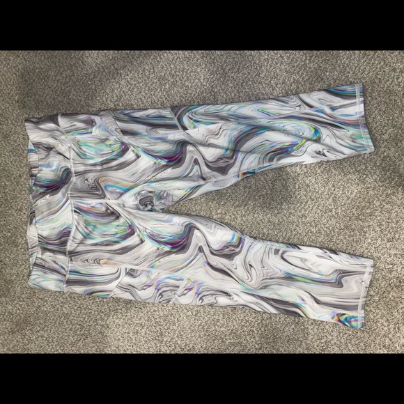 Oil Spill Cropped Leggings - Picture 1 of 1